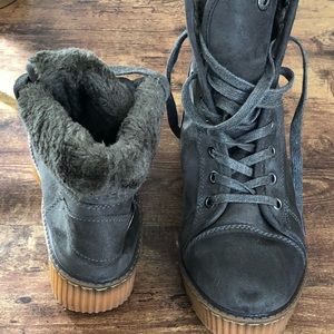 Olive cozy boots  flurry inside
